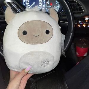 Yeti squishmallow